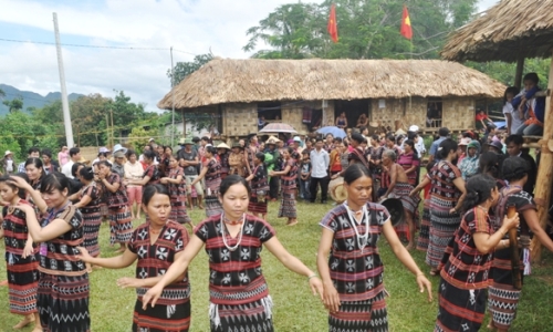 Biên soạn thành công từ điển Việt - Pa cô - Ta ôi, Pa cô - Ta ôi - Việt